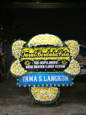 Papan Bunga Duka di Patianrowo
